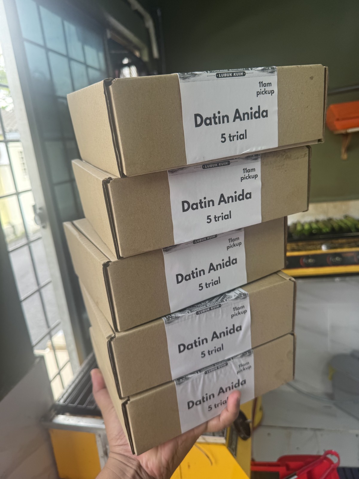 Kotak order pukal bertindih