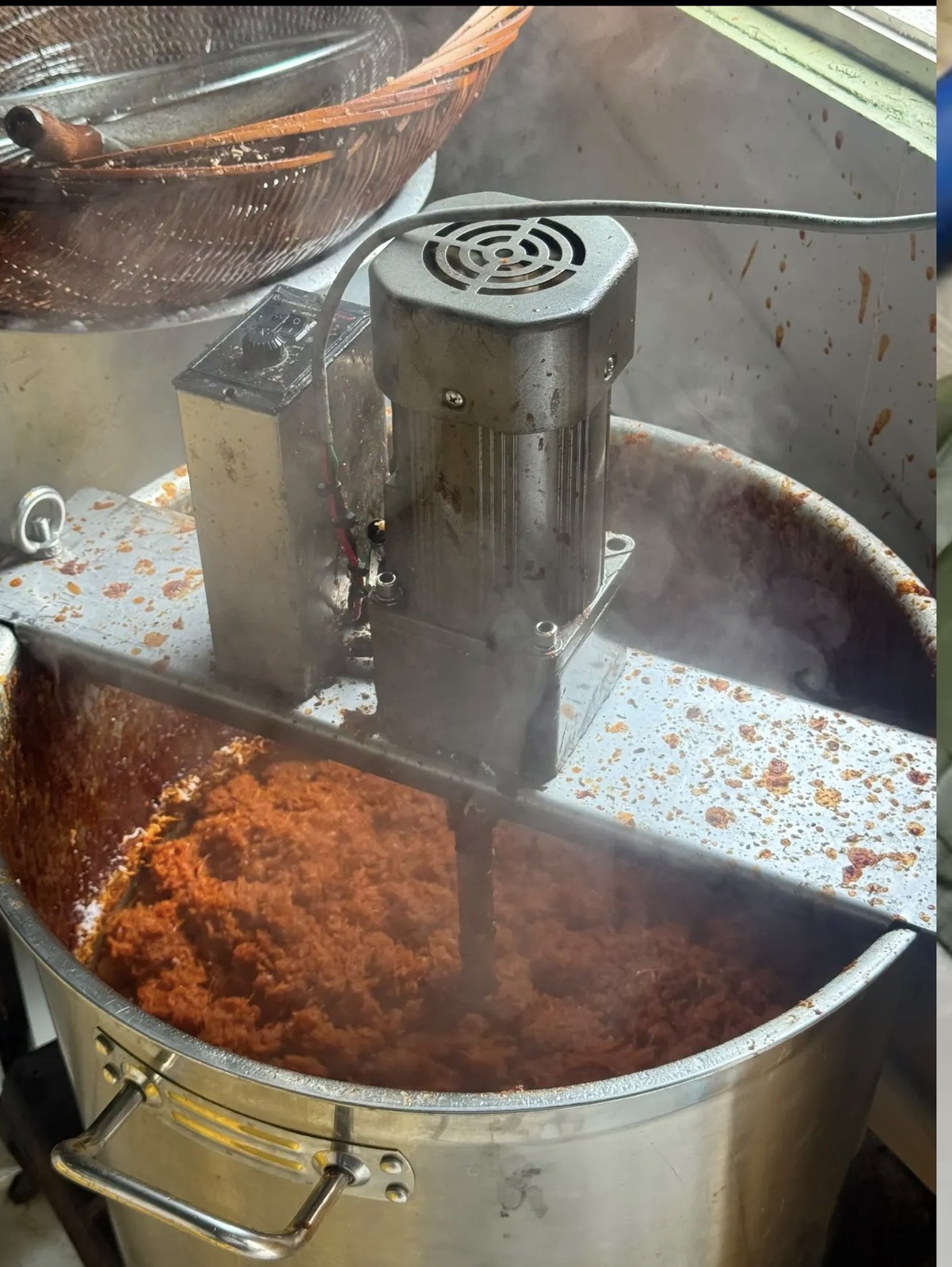 Serunding udang dimasak